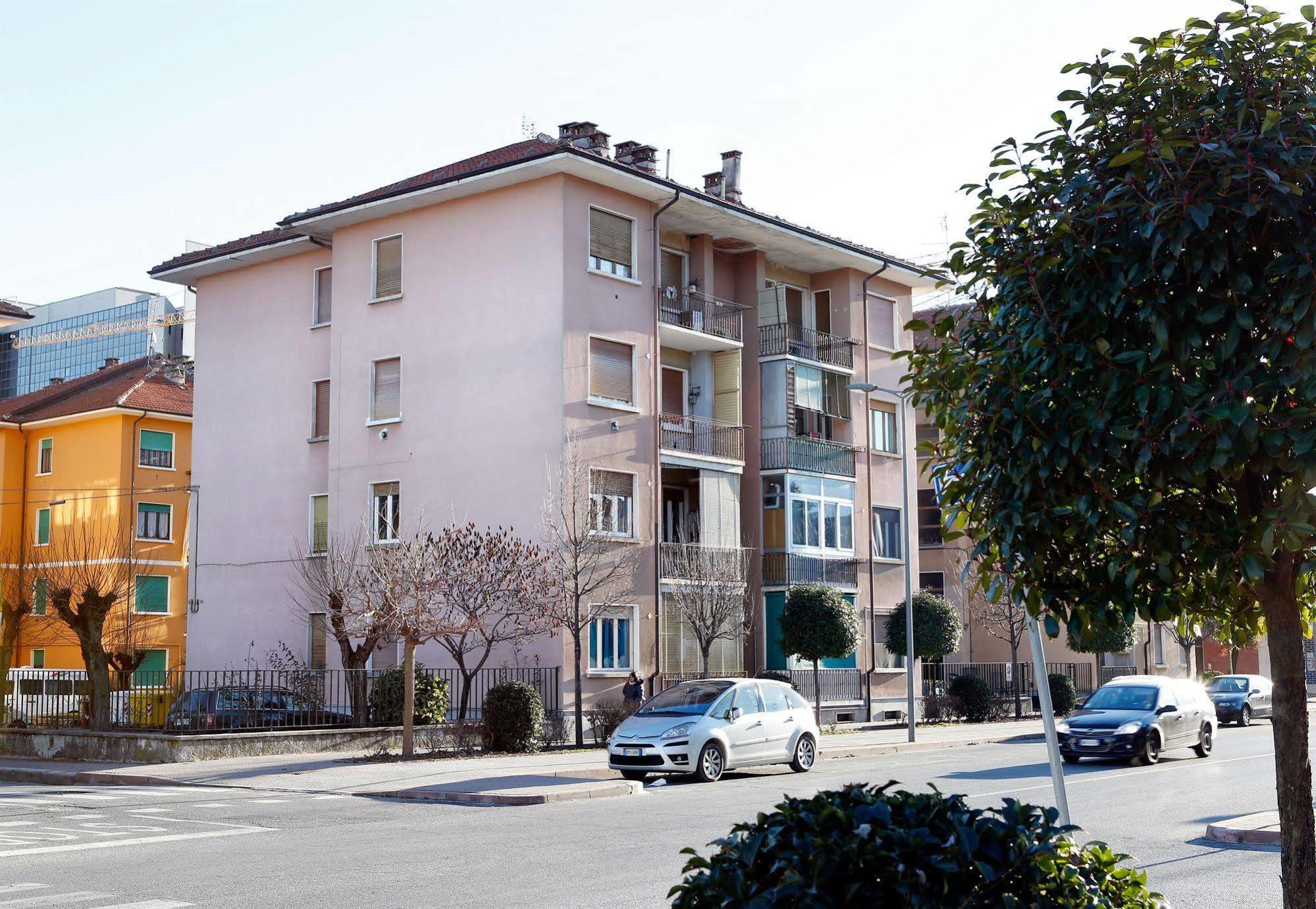 B&B Il Rosso E Il Blu Cuneo Eksteriør billede