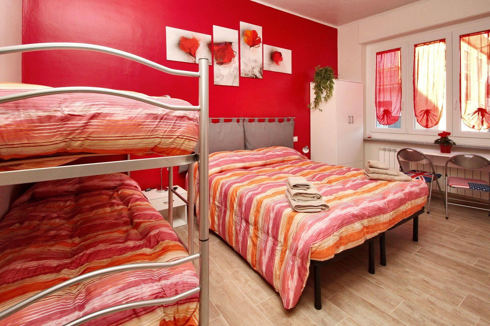 B&B Il Rosso E Il Blu Cuneo Eksteriør billede