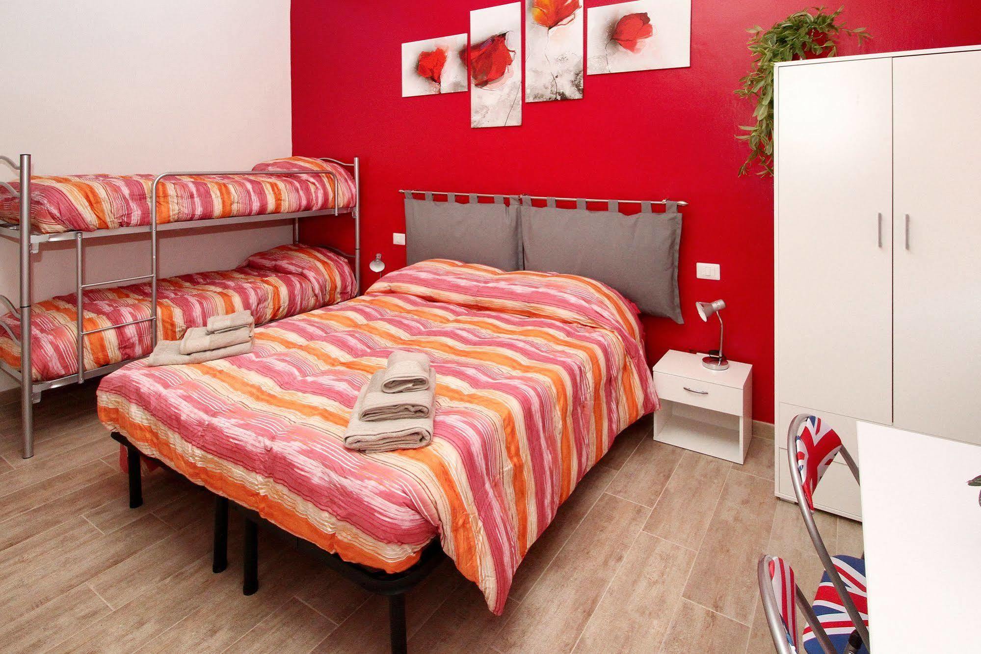 B&B Il Rosso E Il Blu Cuneo Eksteriør billede