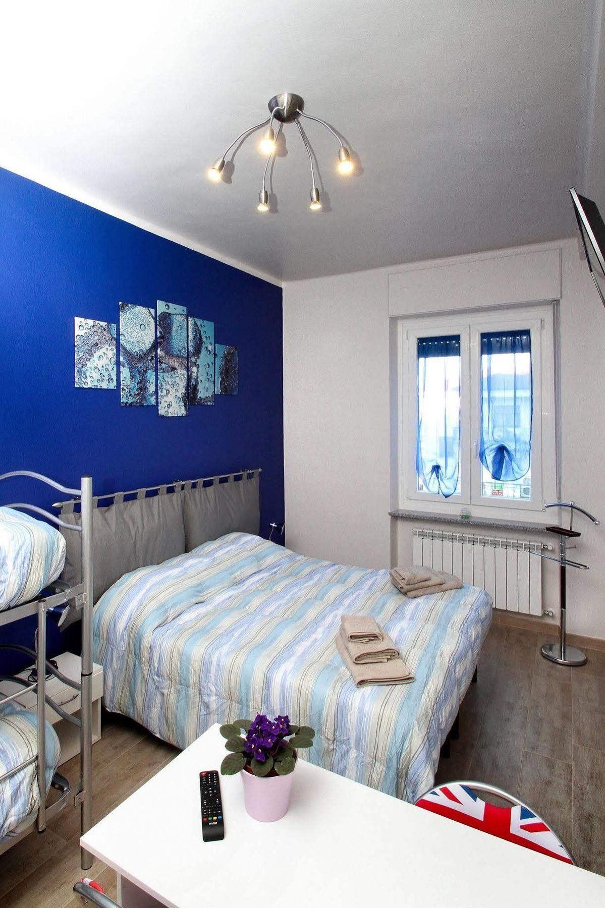 B&B Il Rosso E Il Blu Cuneo Eksteriør billede