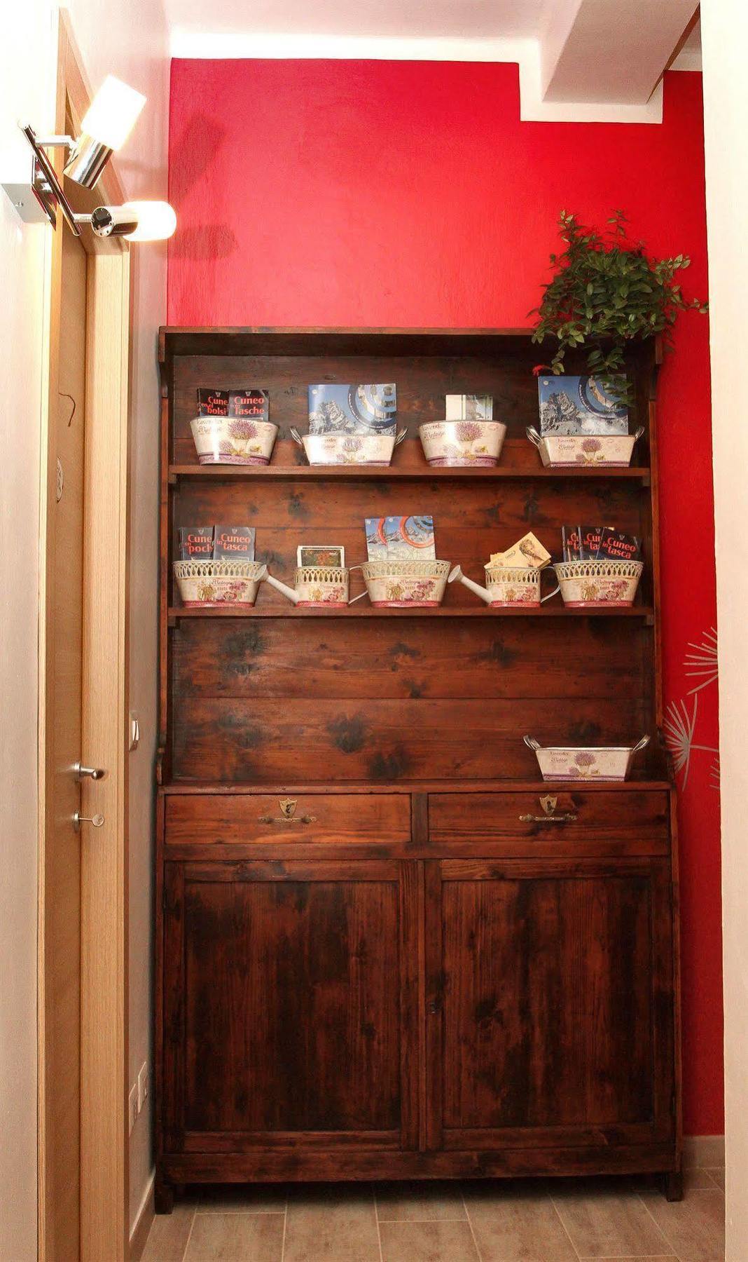 B&B Il Rosso E Il Blu Cuneo Eksteriør billede